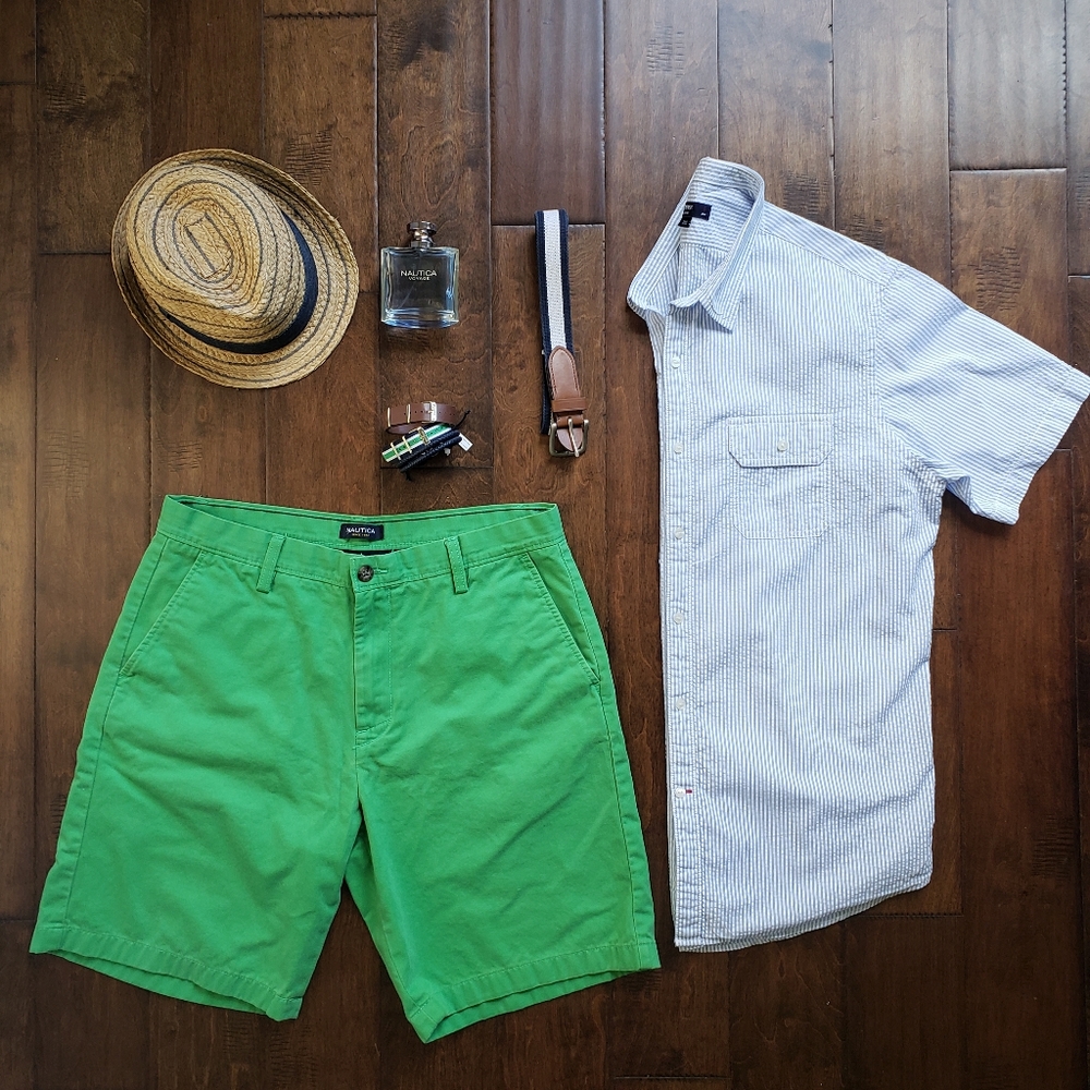 Nautica Green Cotton Shorts.
